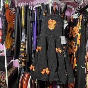 minnie-mouse-jack-o-lantern-overalls-romper-for-women-by-her-universe